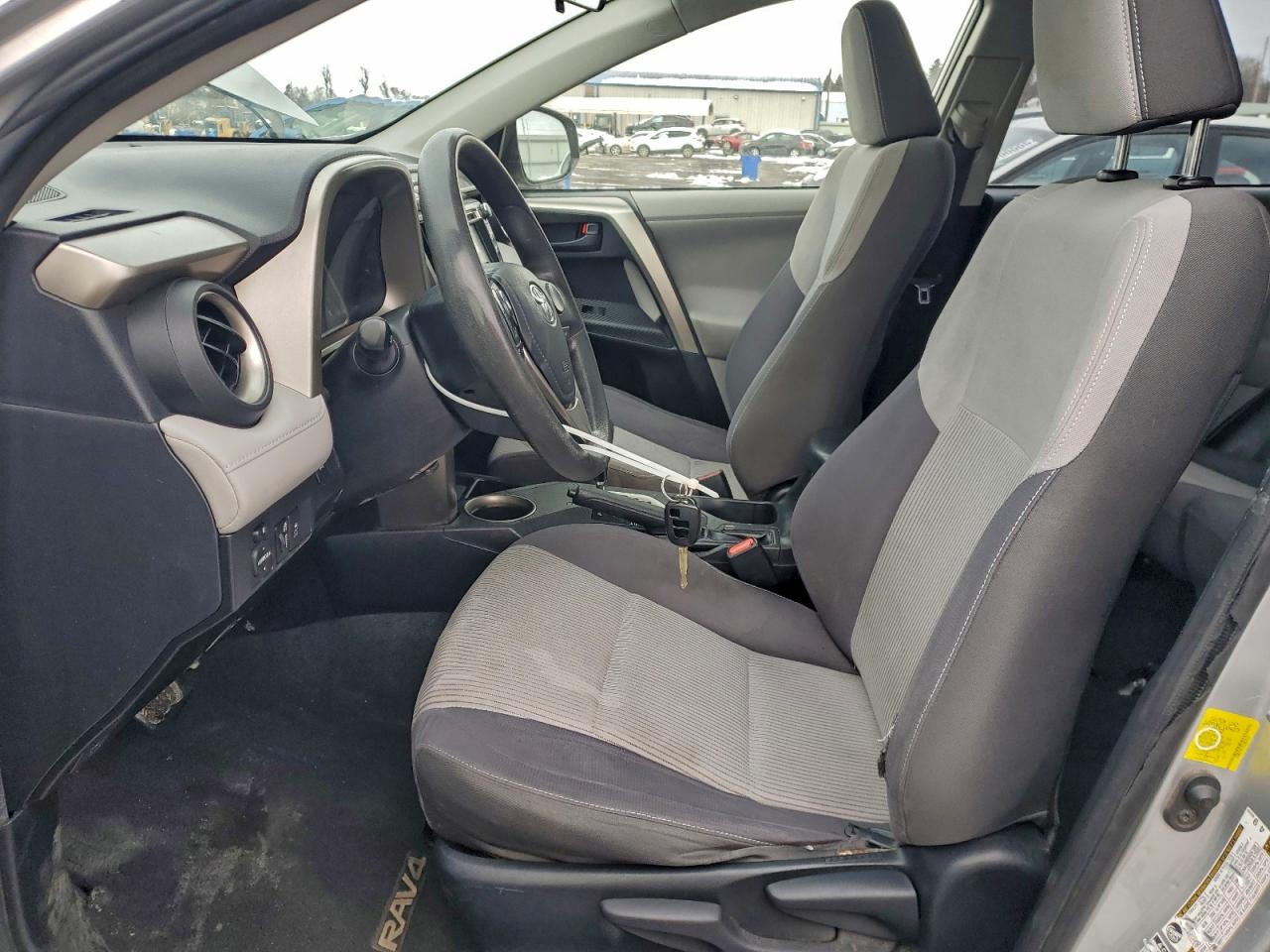 2013 TOYOTA RAV4 XLE photo 7