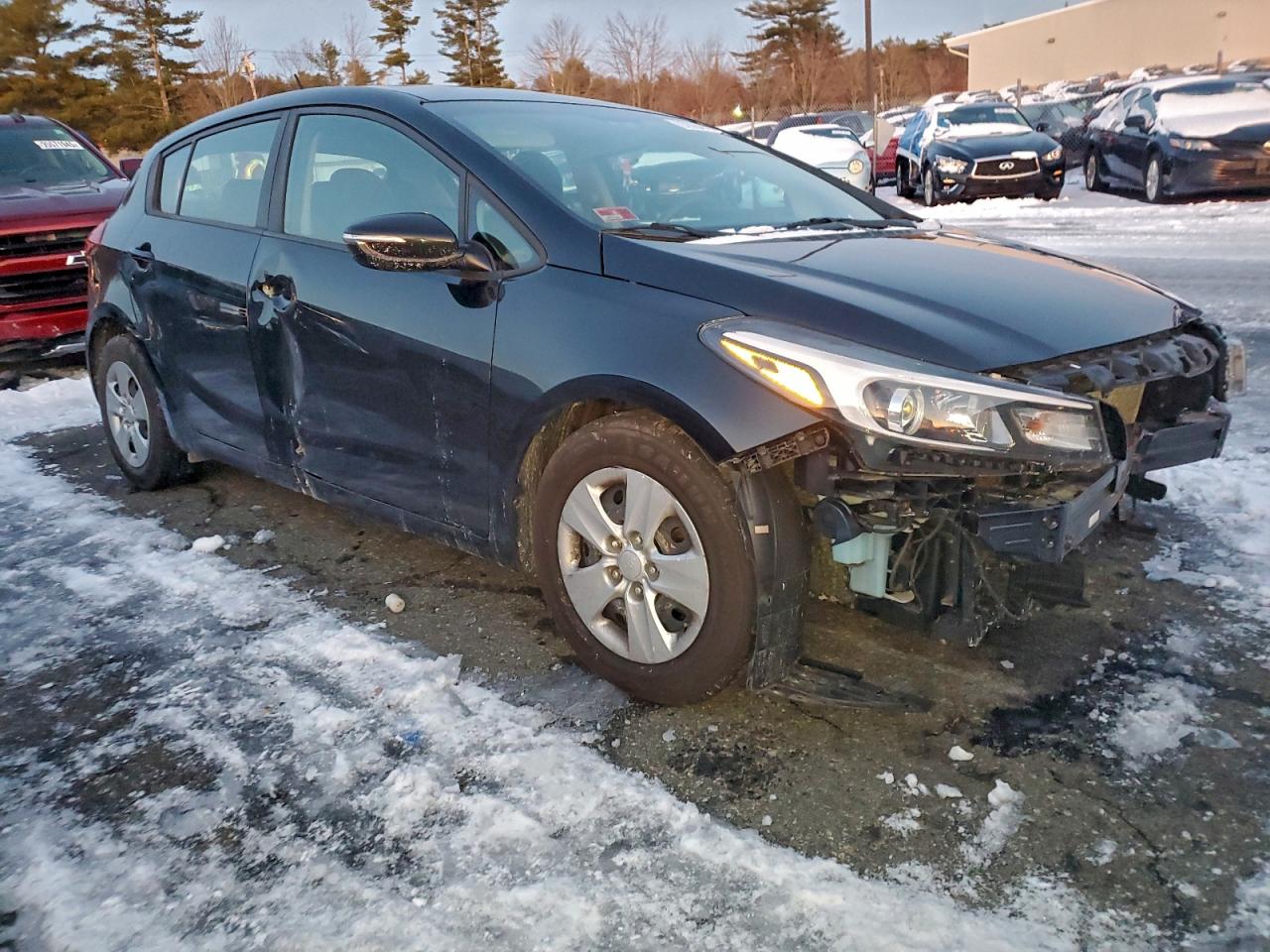 2017 KIA FORTE LX photo 4