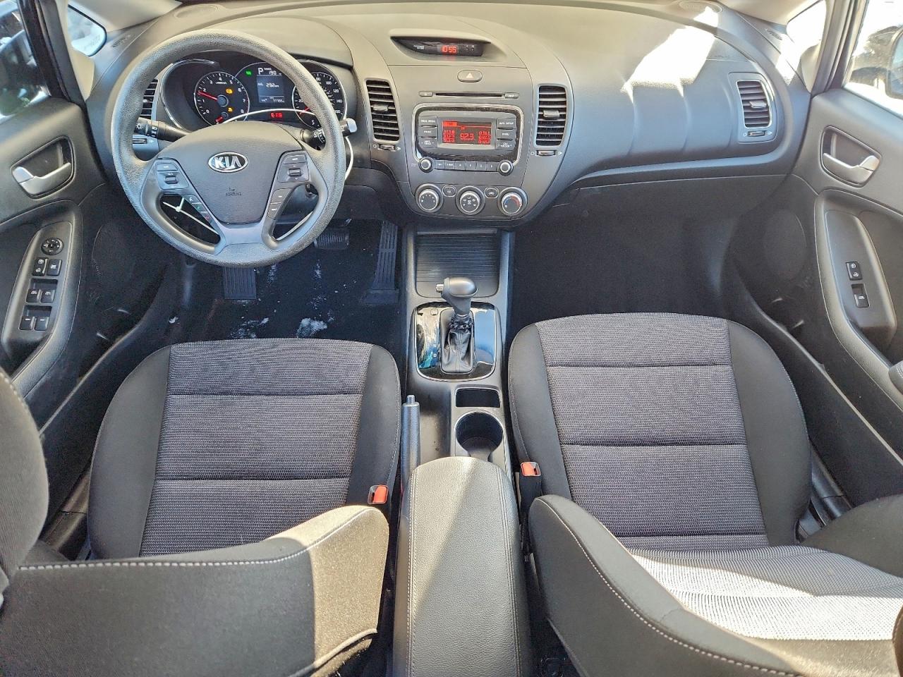 2017 KIA FORTE LX photo 8