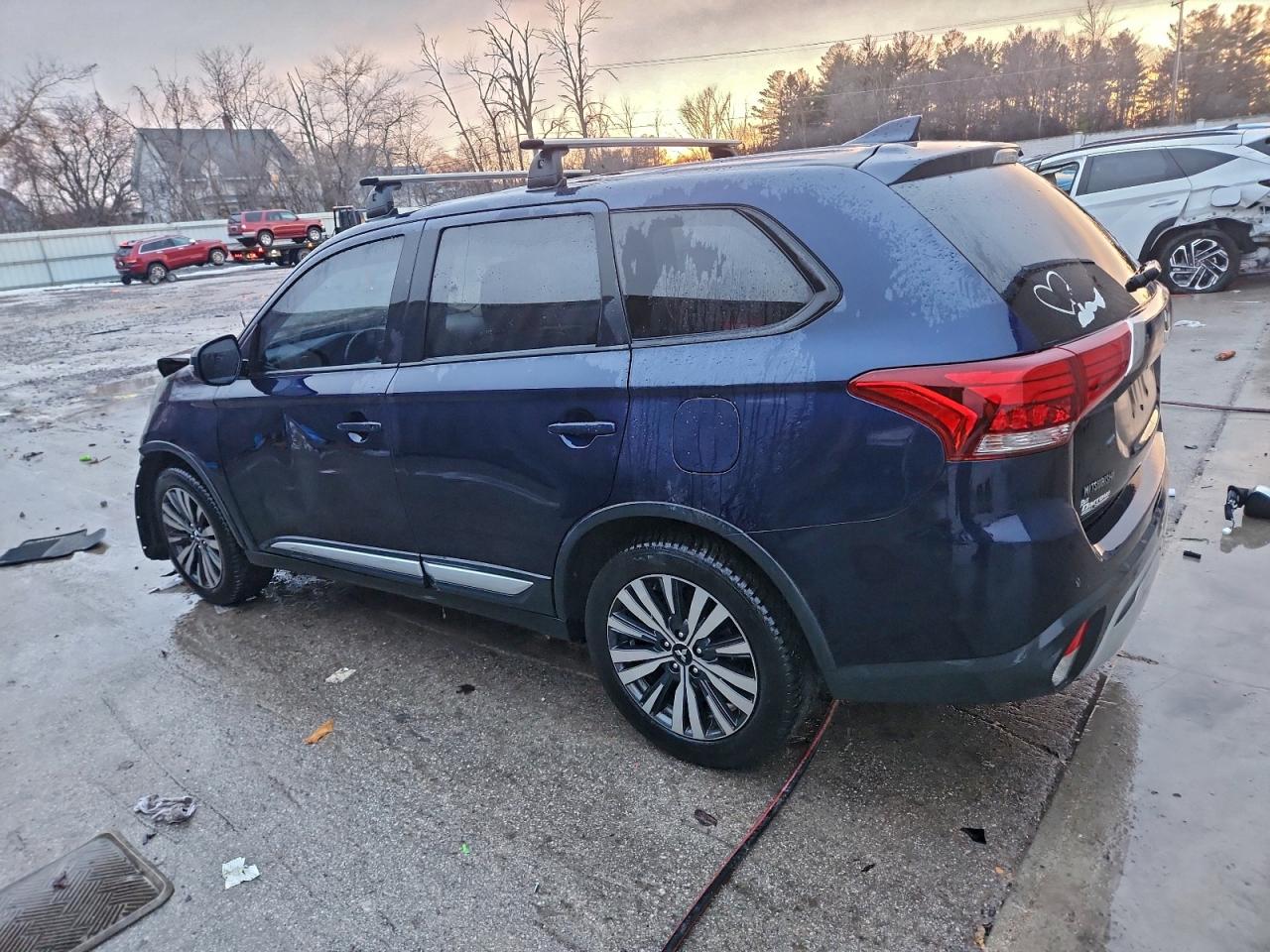 2019 MITSUBISHI OUTLANDER SE photo 3