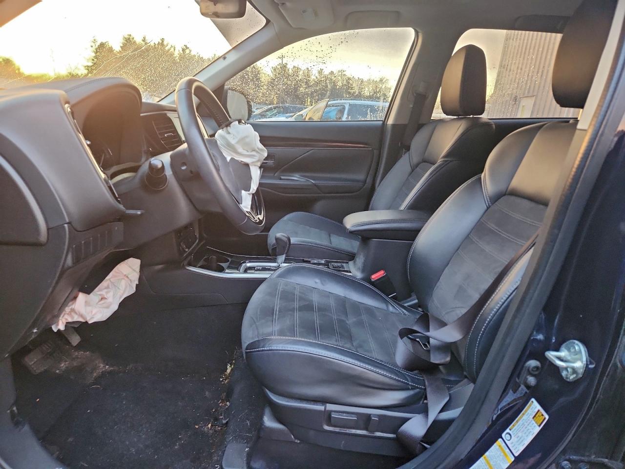 2019 MITSUBISHI OUTLANDER SE photo 13