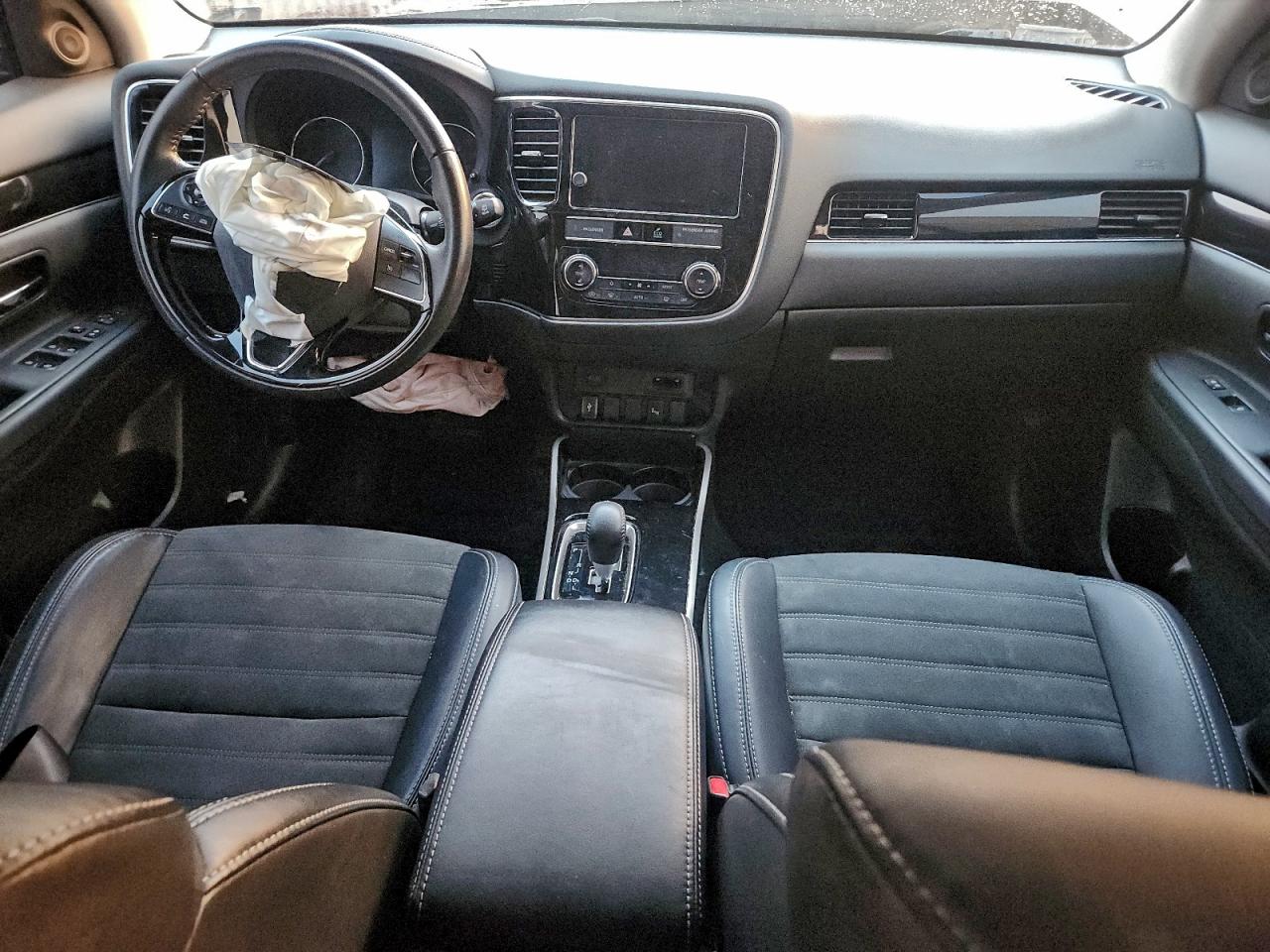 2019 MITSUBISHI OUTLANDER SE photo 15