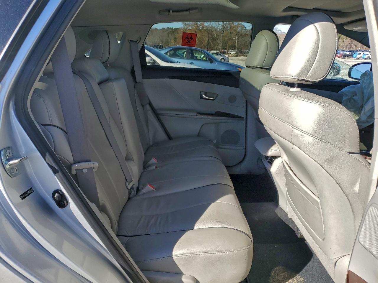 2010 TOYOTA VENZA photo 11