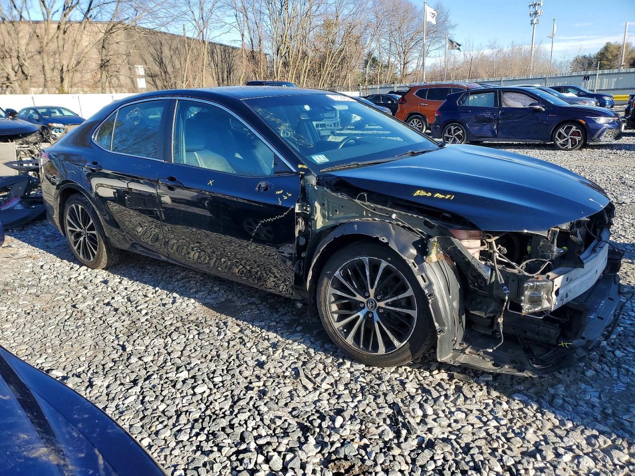 2018 TOYOTA CAMRY L photo 4