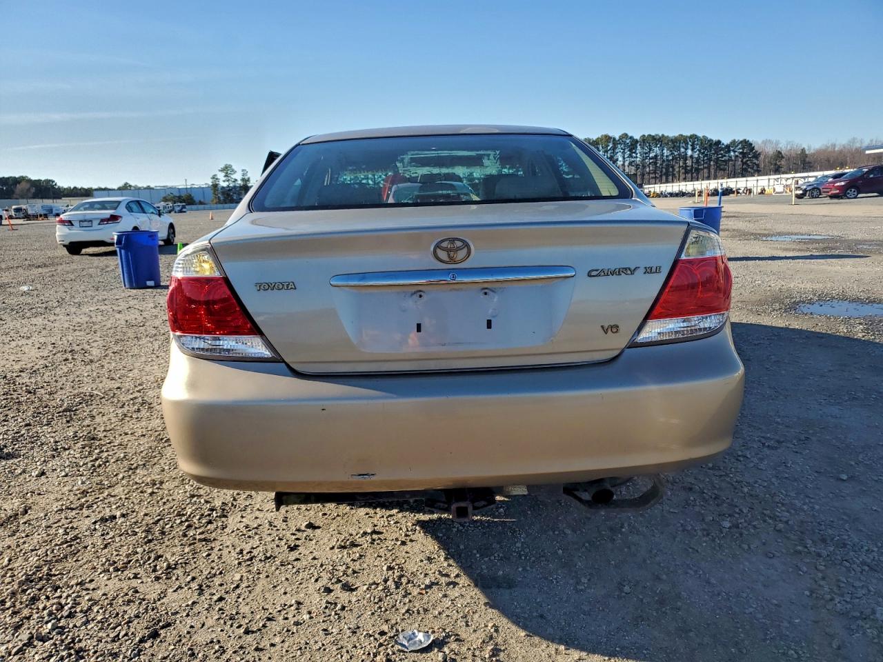 2005 TOYOTA CAMRY LE photo 11