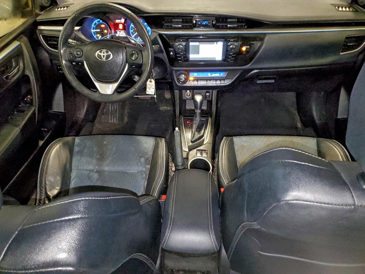 2016 TOYOTA COROLLA photo 8