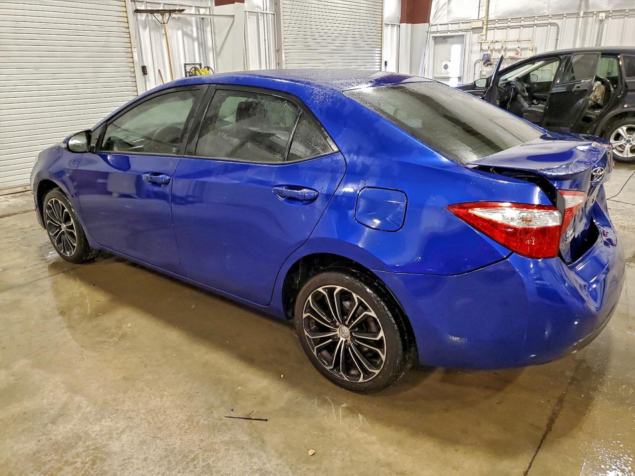 2016 TOYOTA COROLLA photo 2