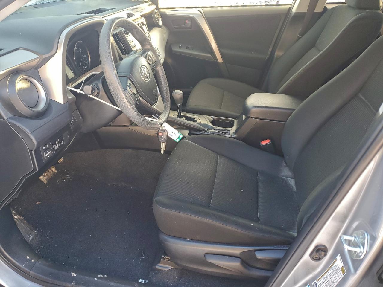 2018 TOYOTA RAV4 LE photo 19