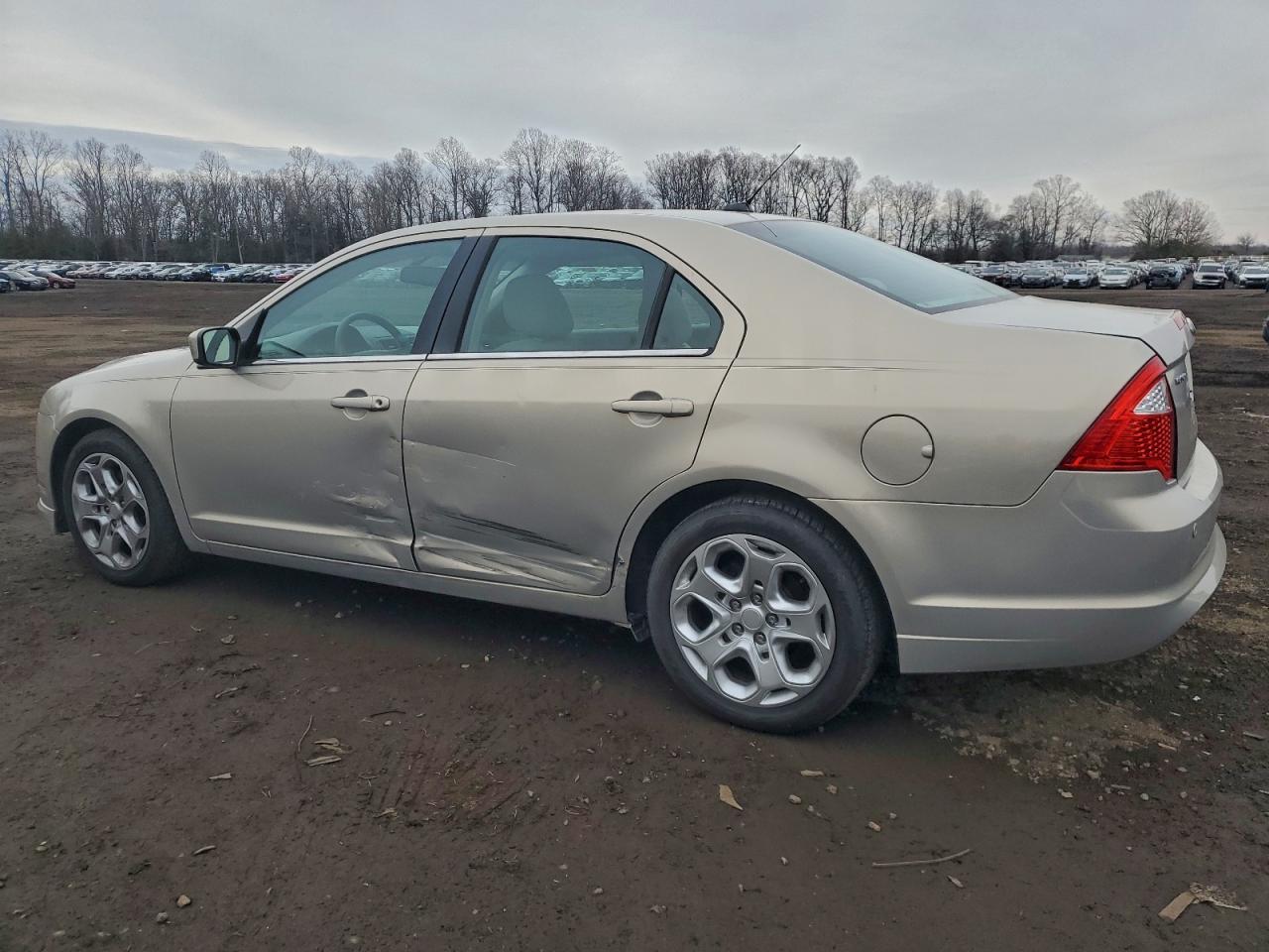 2010 FORD FUSION SE photo 2
