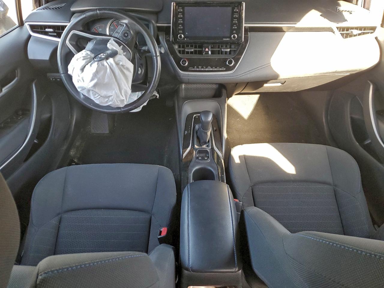 2021 TOYOTA COROLLA SE photo 8