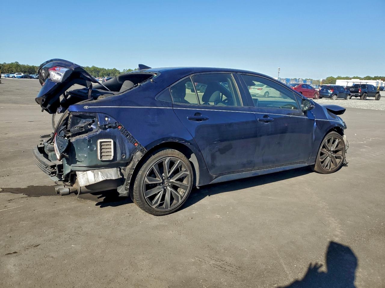2021 TOYOTA COROLLA SE photo 3
