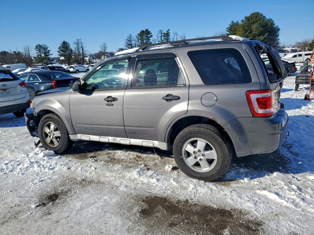 2011 FORD ESCAPE XLT photo 3