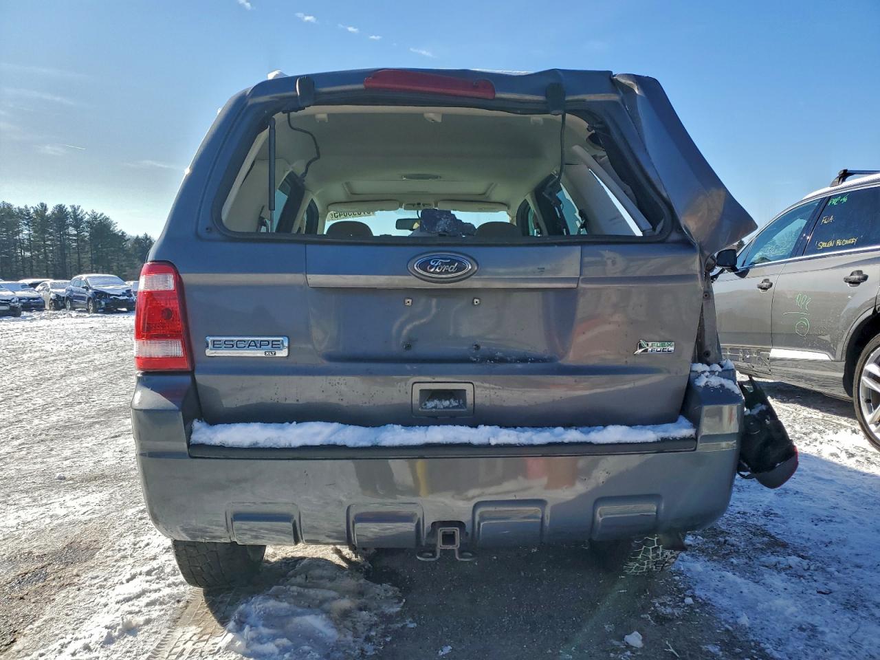 2011 FORD ESCAPE XLT photo 11