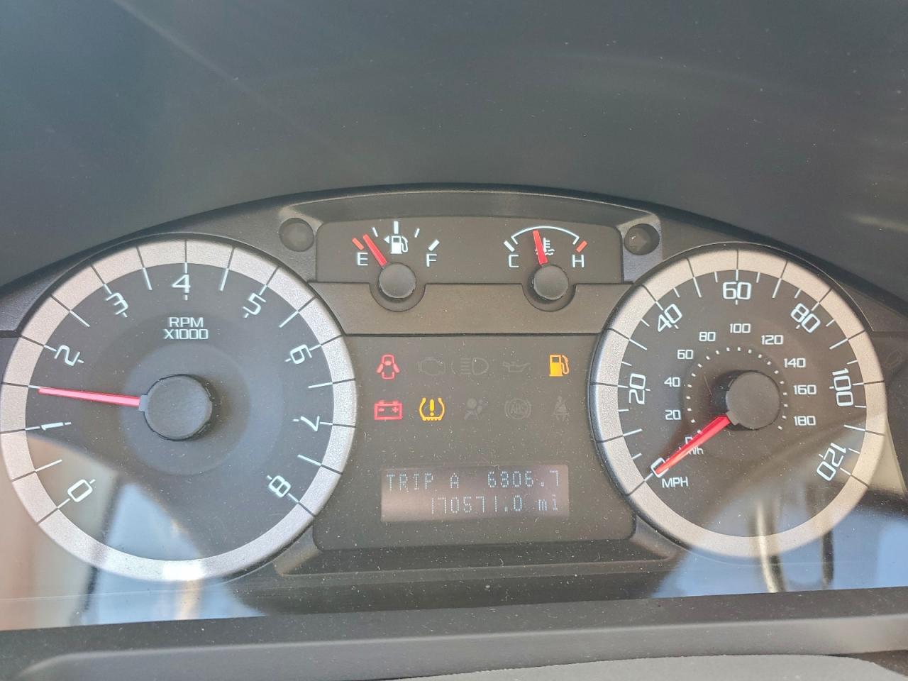 2011 FORD ESCAPE XLT photo 17