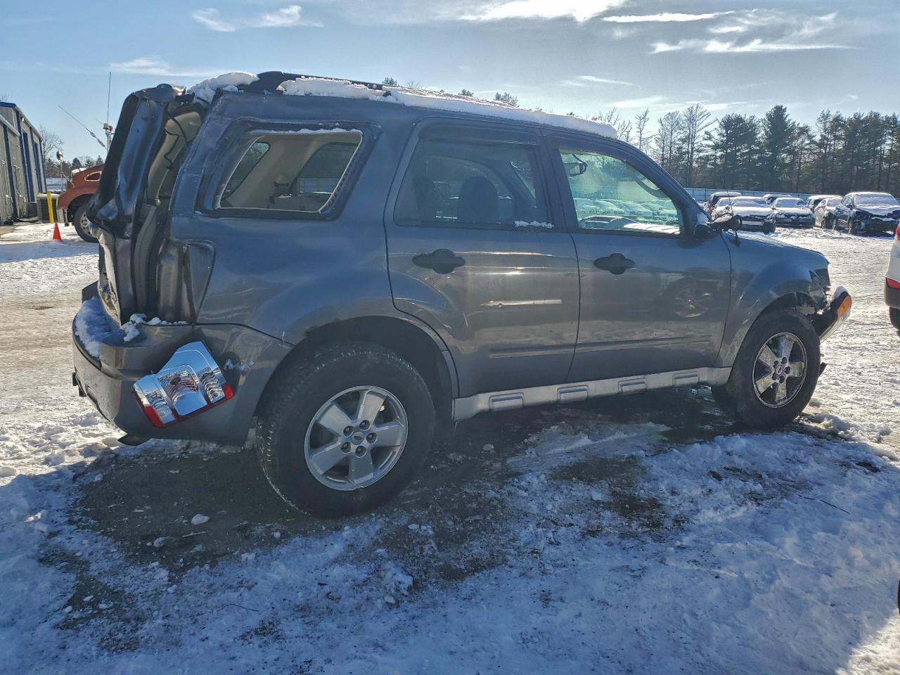 2011 FORD ESCAPE XLT photo 5