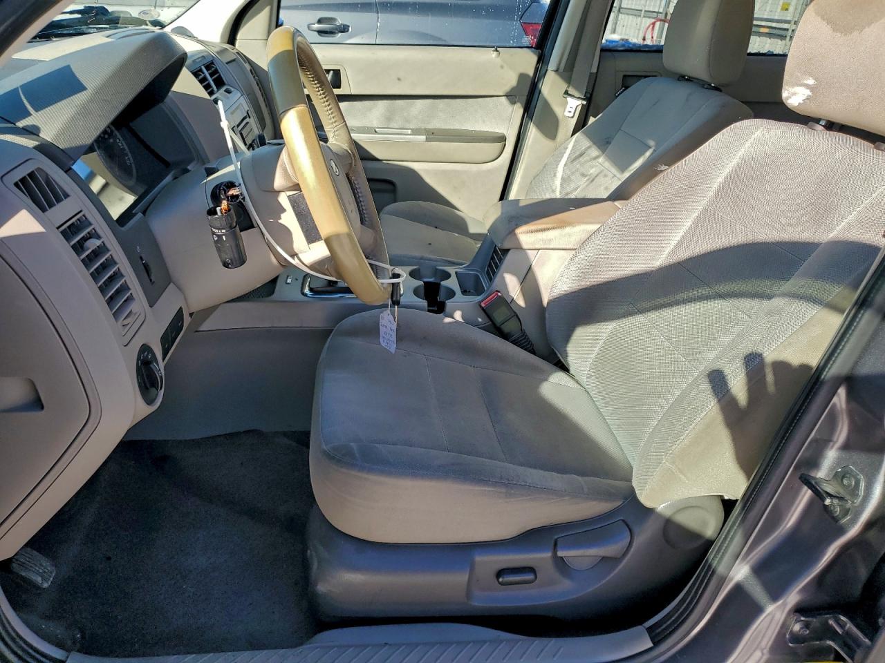 2011 FORD ESCAPE XLT photo 13