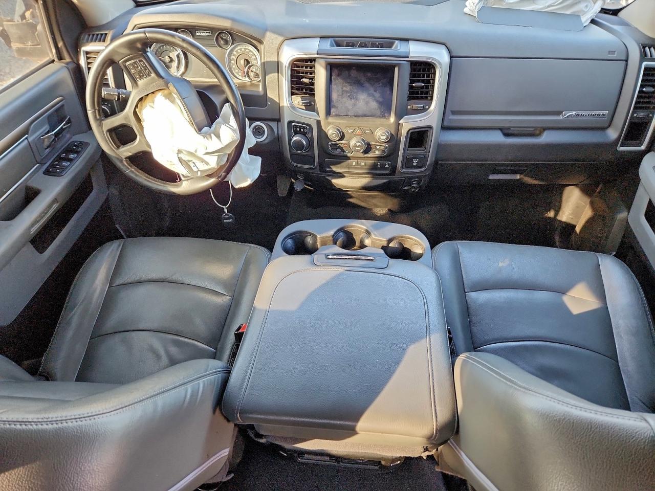 2019 RAM 1500 CLASSIC SLT photo 22