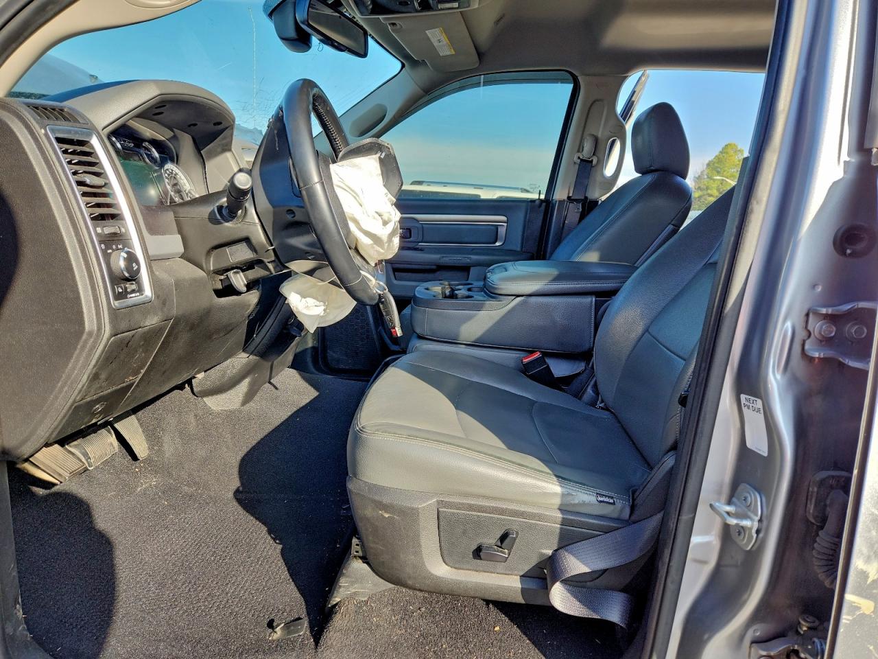 2019 RAM 1500 CLASSIC SLT photo 19
