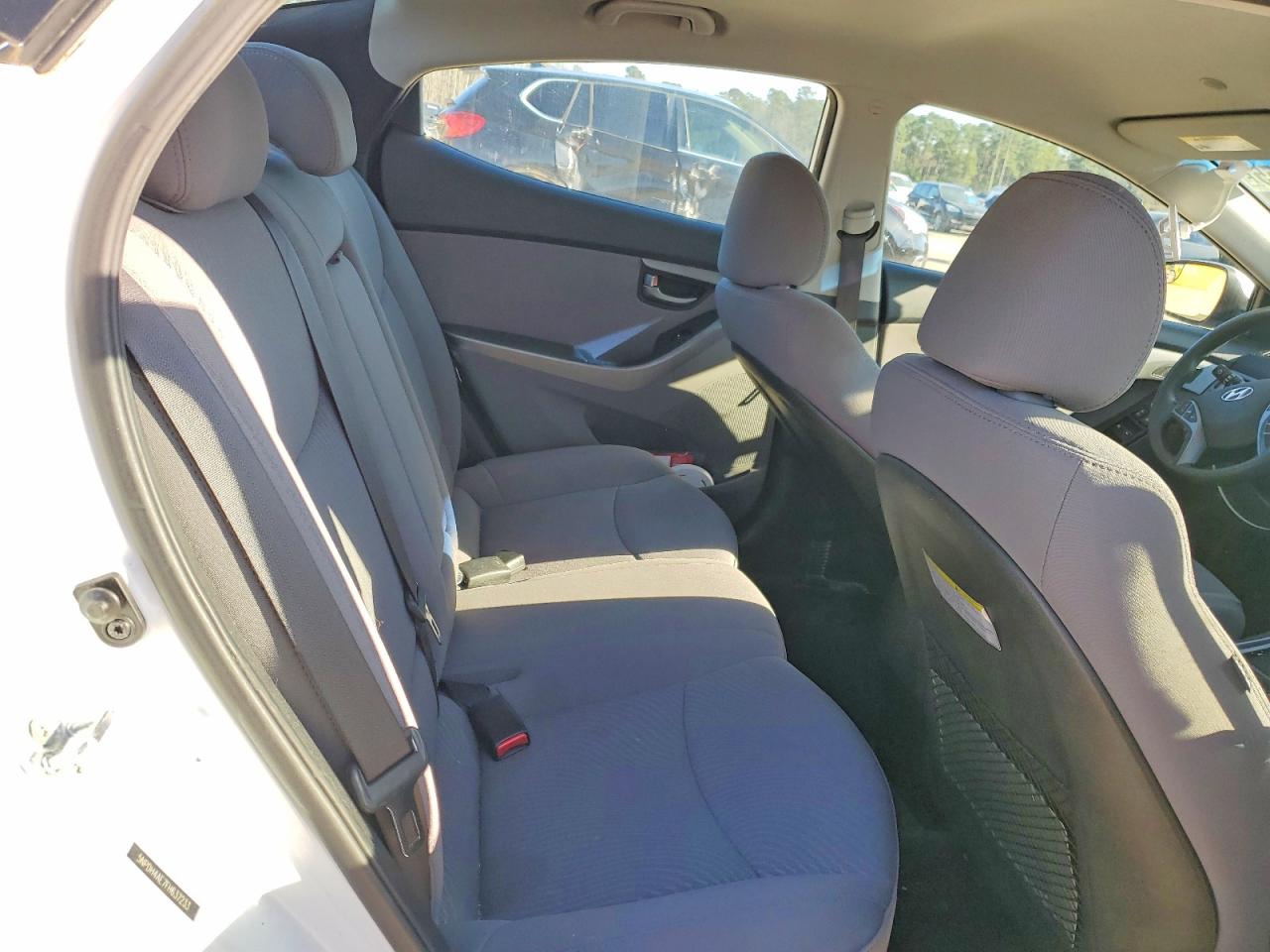 2015 HYUNDAI ELANTRA SE photo 28