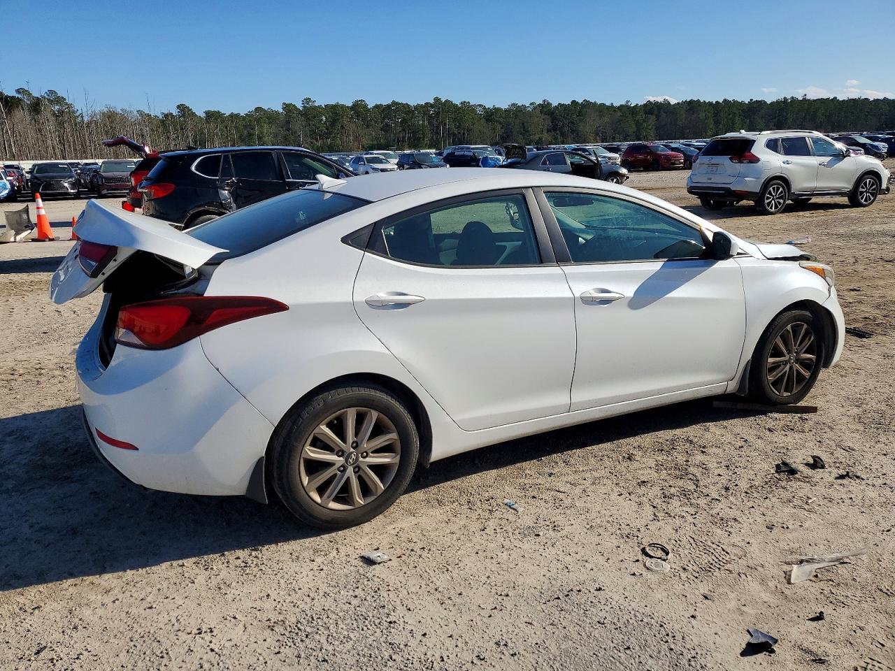 2015 HYUNDAI ELANTRA SE photo 7