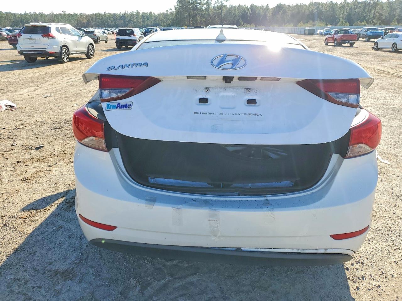 2015 HYUNDAI ELANTRA SE photo 16