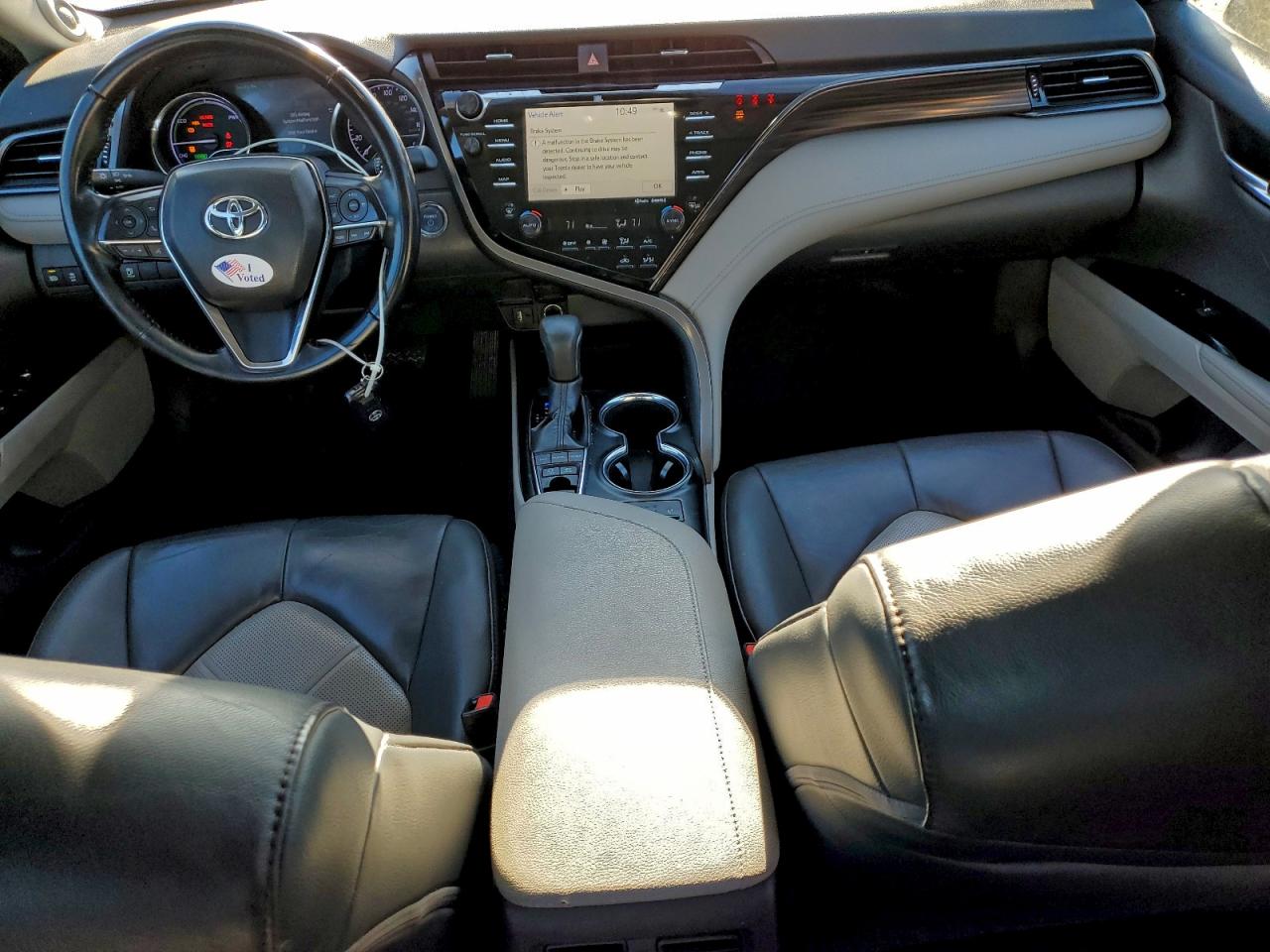 2019 TOYOTA CAMRY HYBRID photo 15