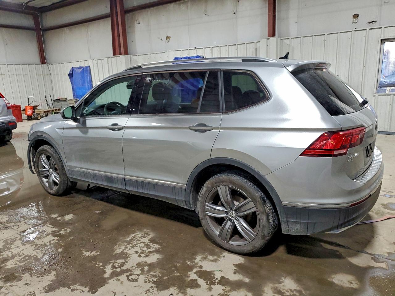 2020 VOLKSWAGEN TIGUAN SE photo 3
