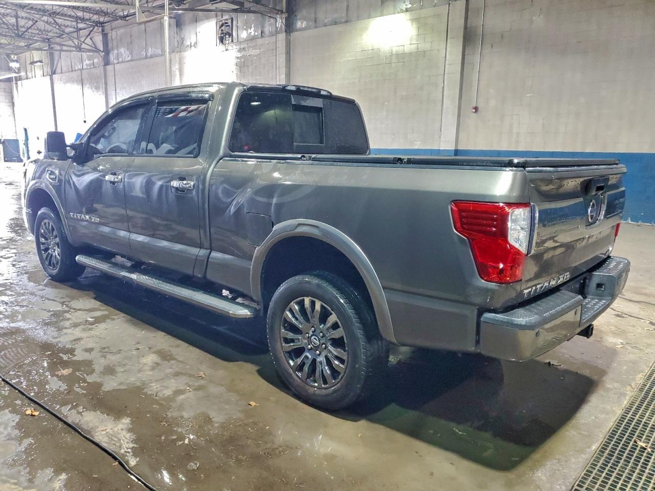 2016 NISSAN TITAN XD SL photo 2