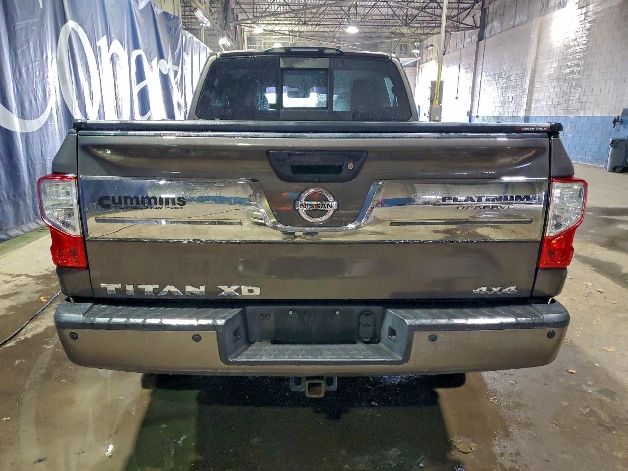 2016 NISSAN TITAN XD SL photo 6