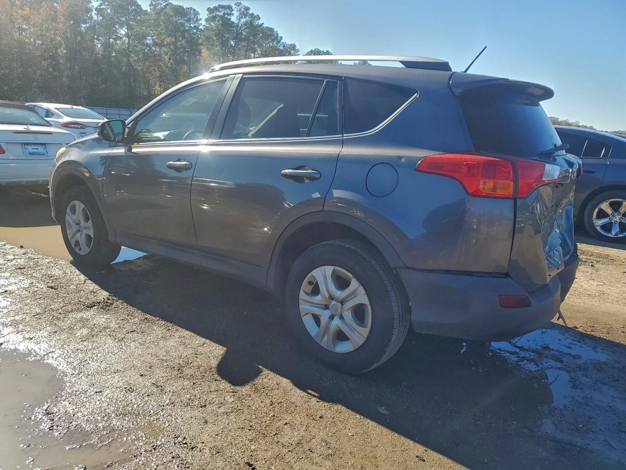 2014 TOYOTA RAV4 LE photo 2