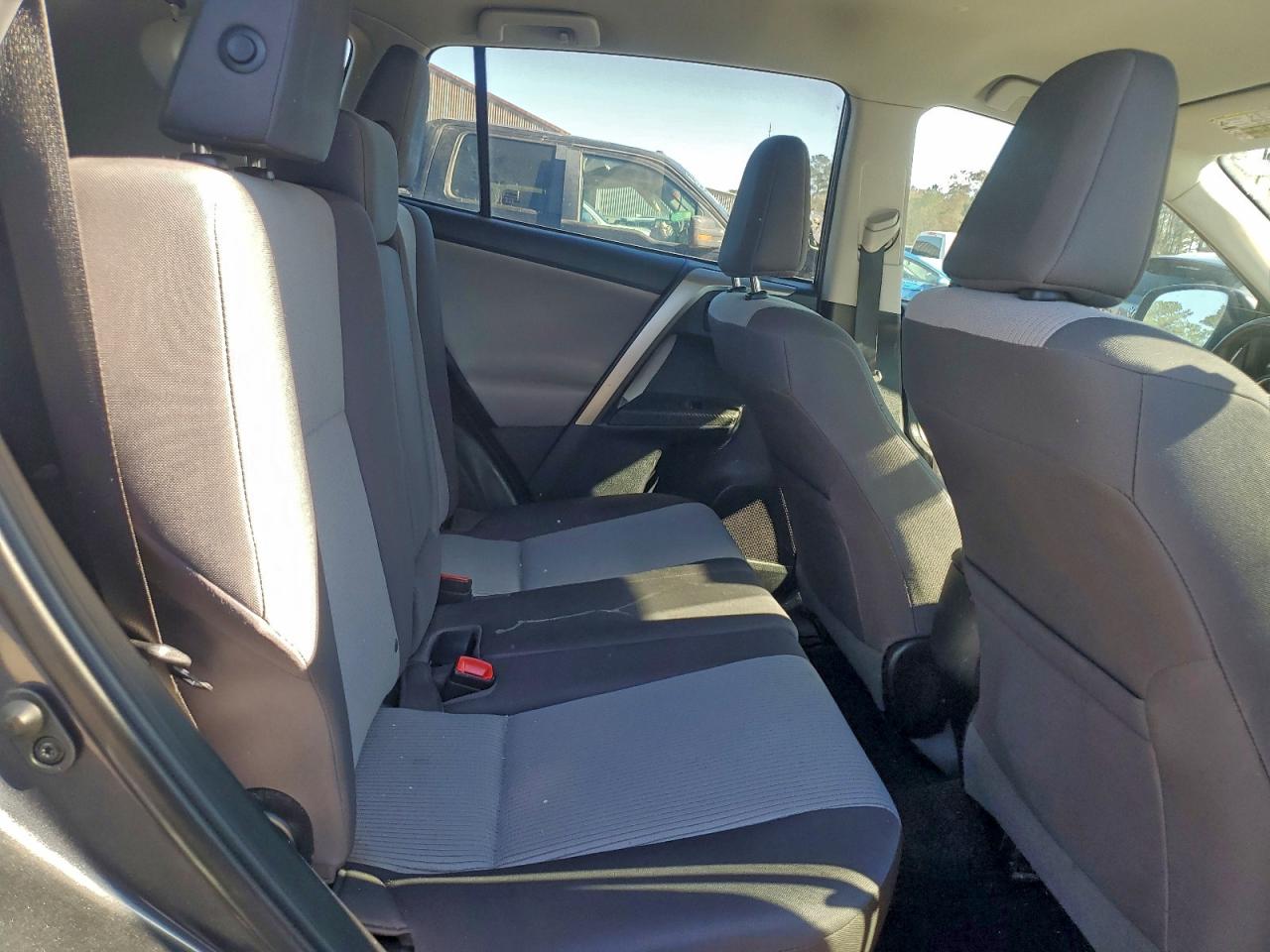 2014 TOYOTA RAV4 LE photo 10