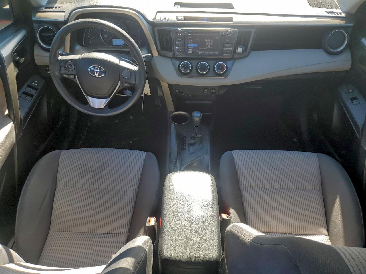 2014 TOYOTA RAV4 LE photo 8