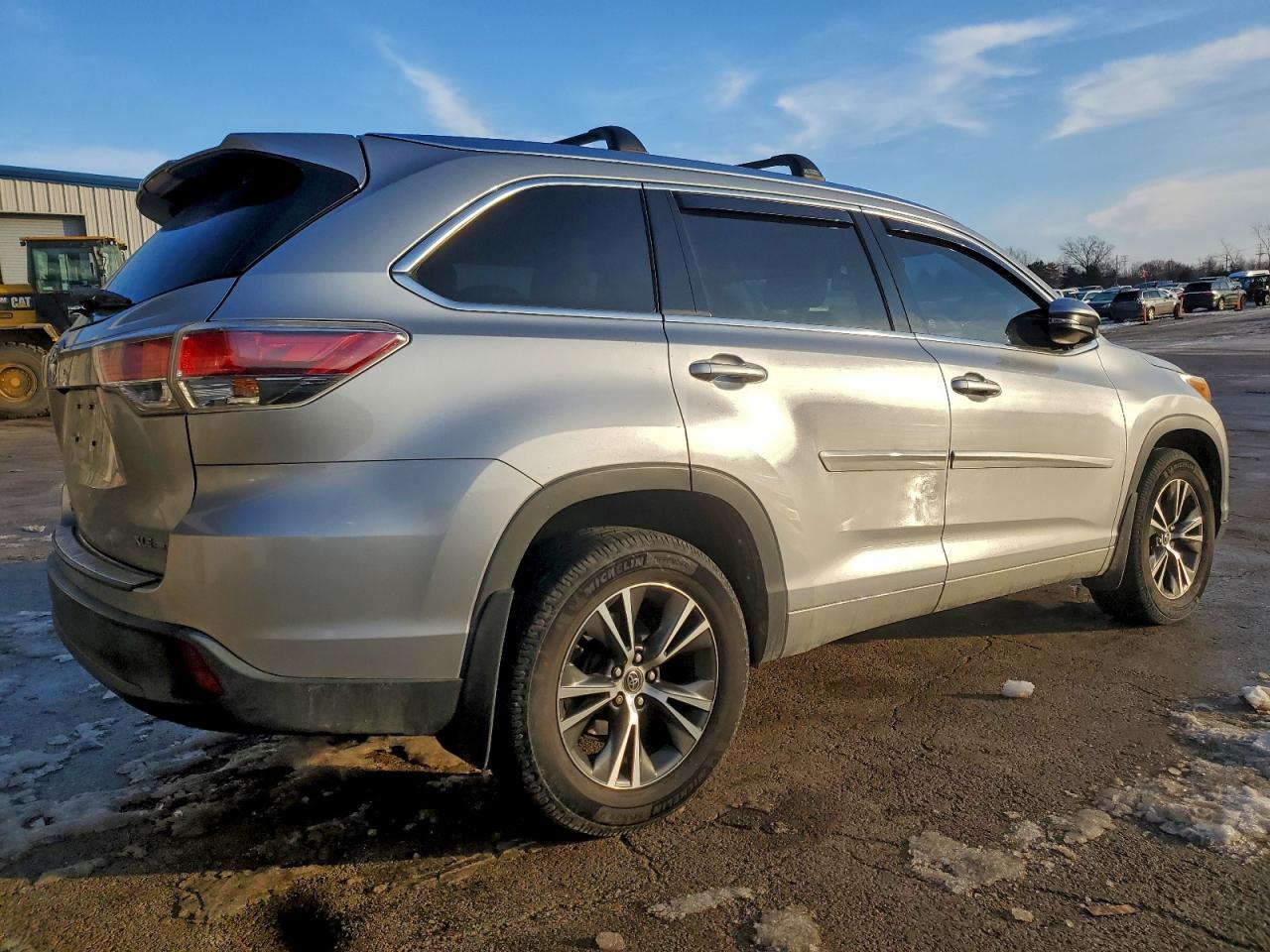 2016 TOYOTA HIGHLANDER XLE photo 5