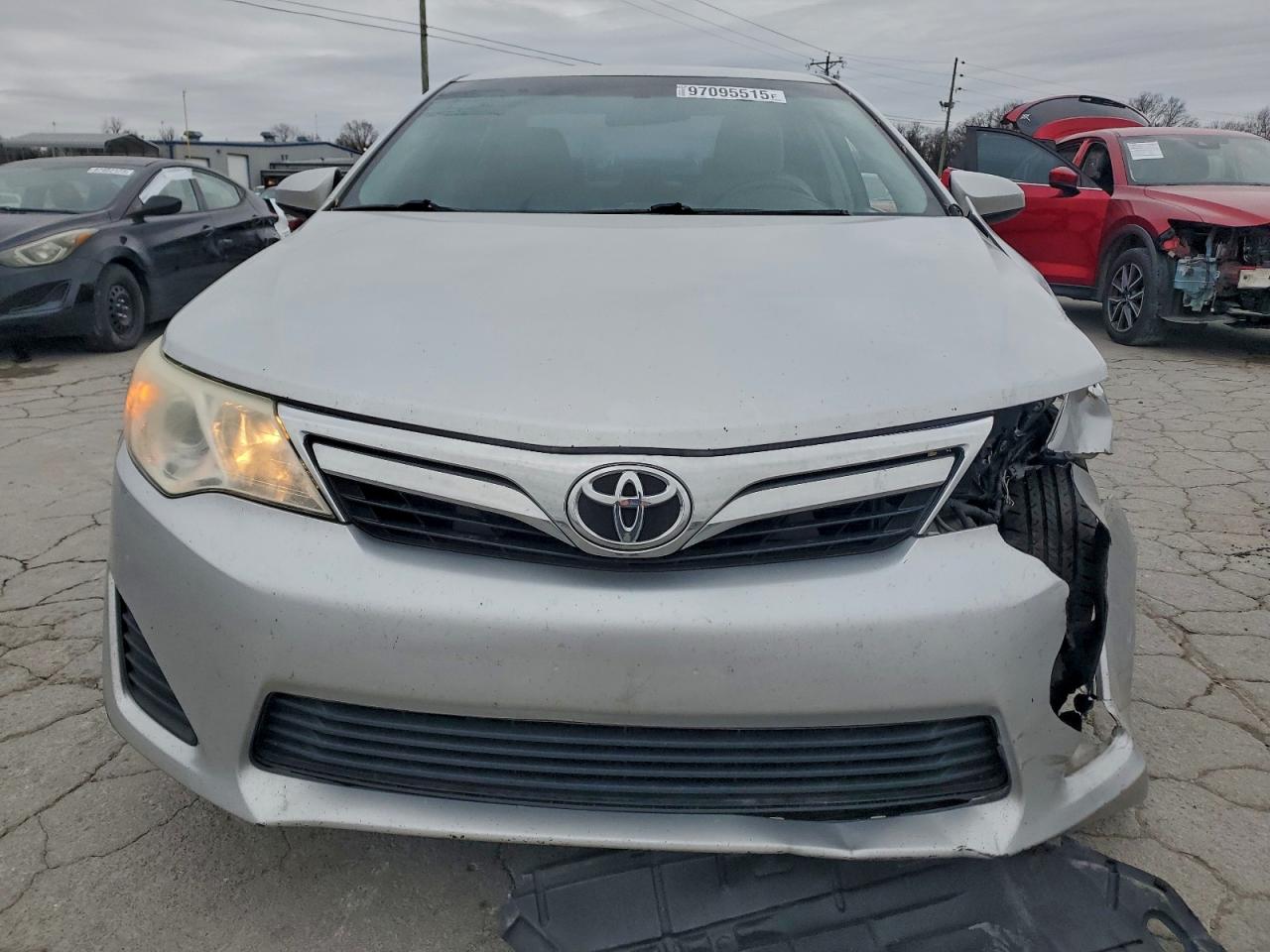 2013 TOYOTA CAMRY L photo 5