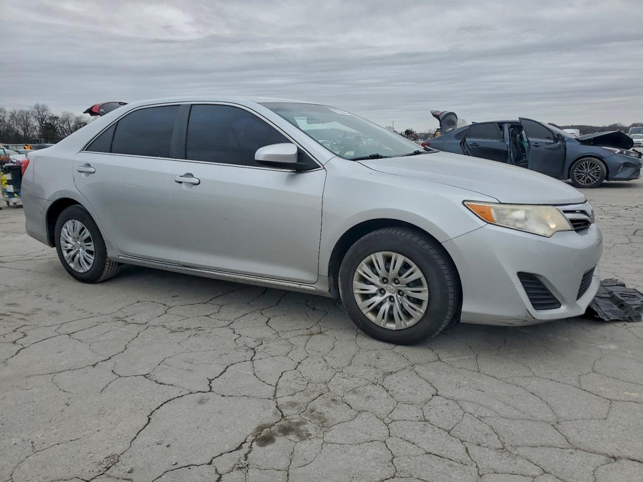 2013 TOYOTA CAMRY L photo 4