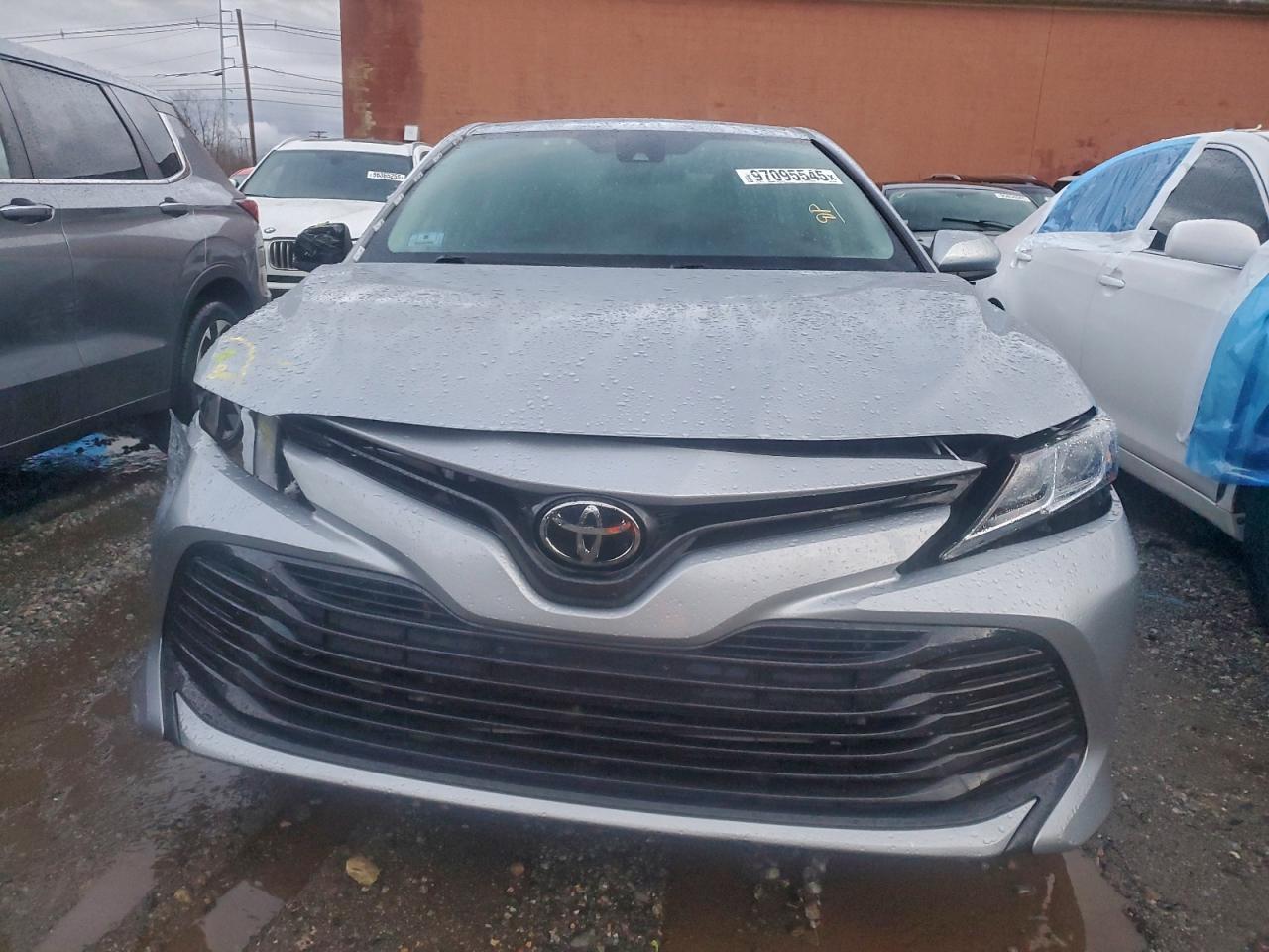 2020 TOYOTA CAMRY LE photo 9