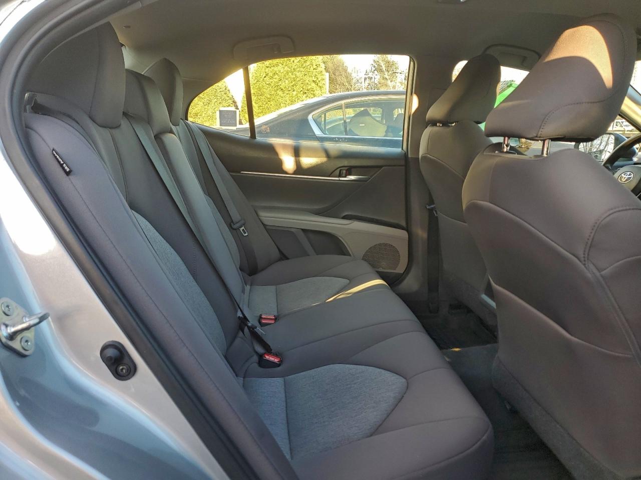 2020 TOYOTA CAMRY LE photo 19