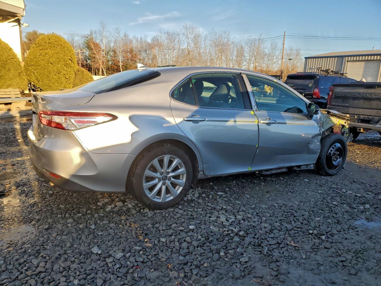2020 TOYOTA CAMRY LE photo 5