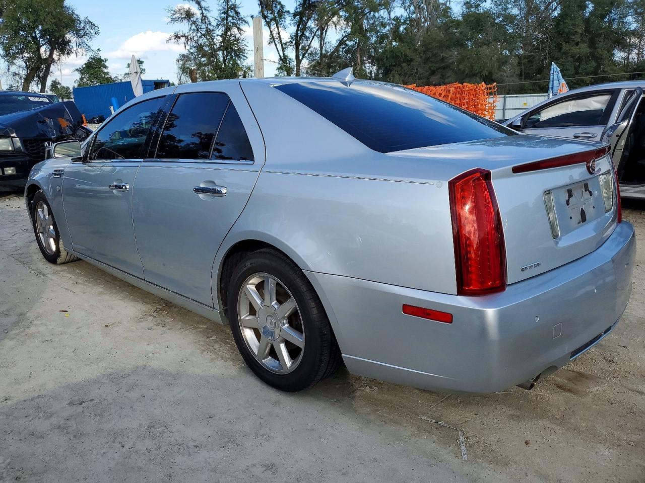 2011 CADILLAC STS LUXURY photo 3