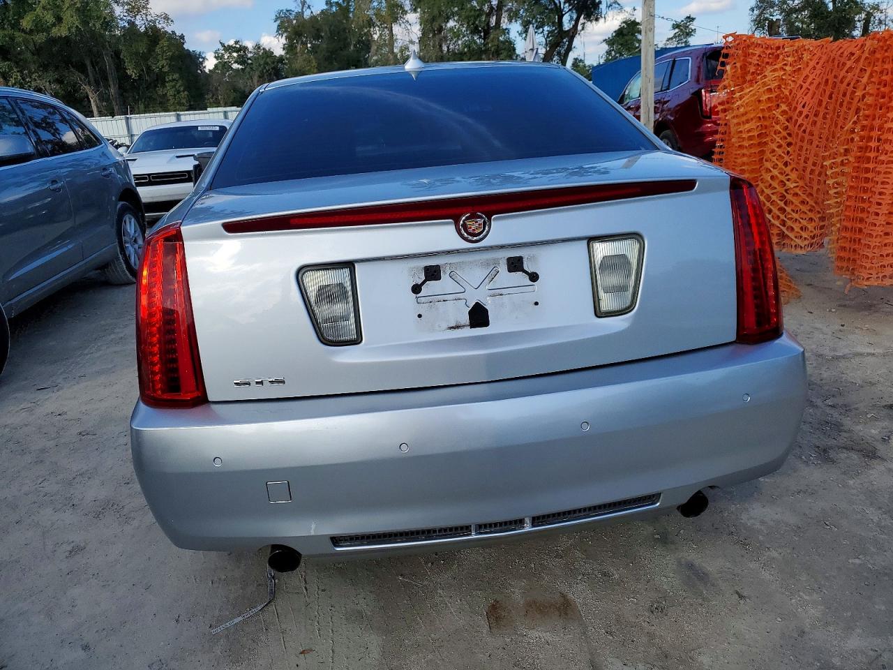 2011 CADILLAC STS LUXURY photo 11