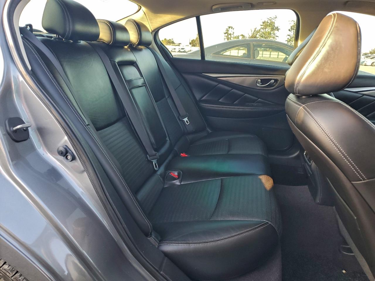 2015 INFINITI Q50 BASE photo 28