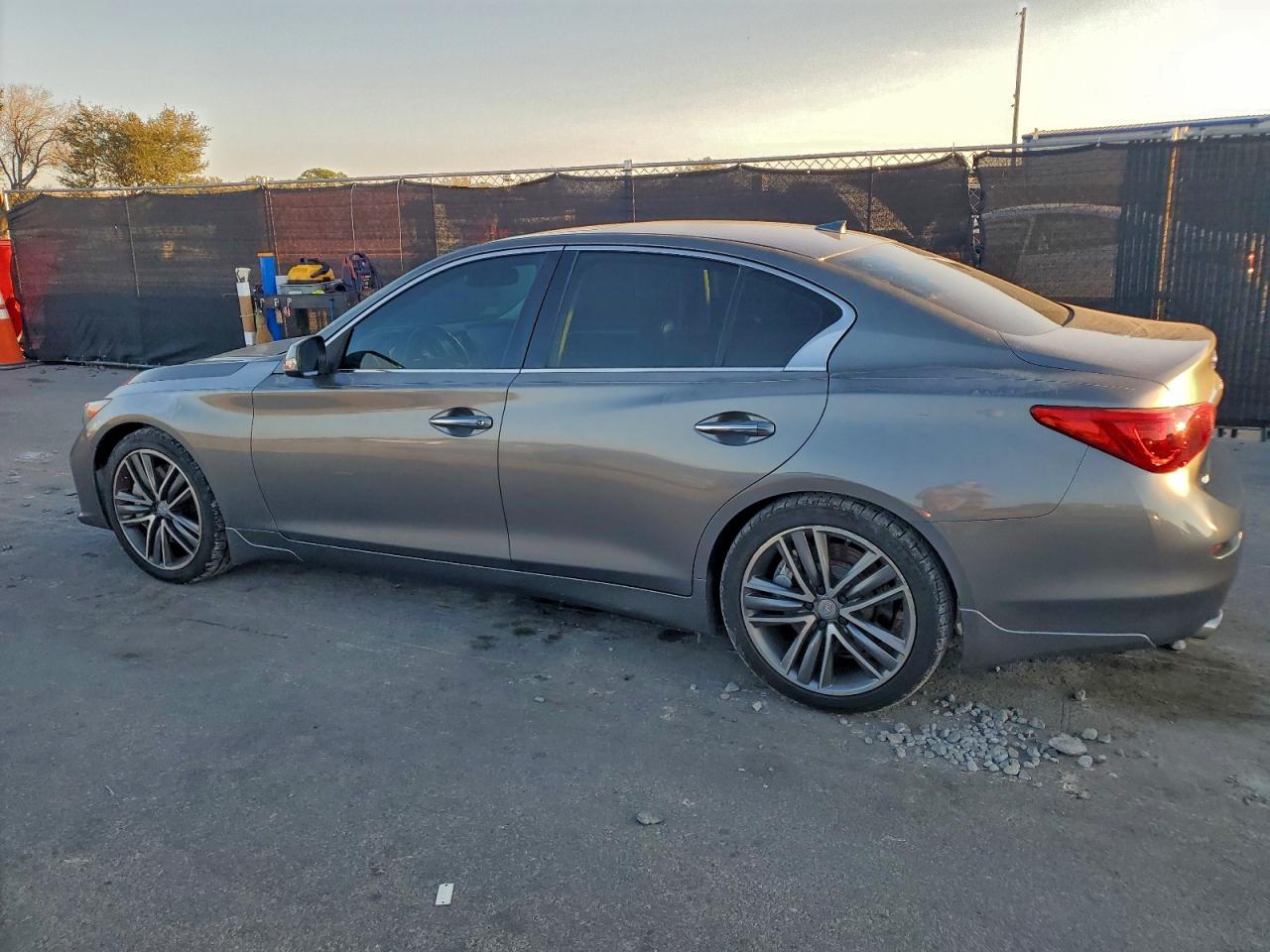 2015 INFINITI Q50 BASE photo 4