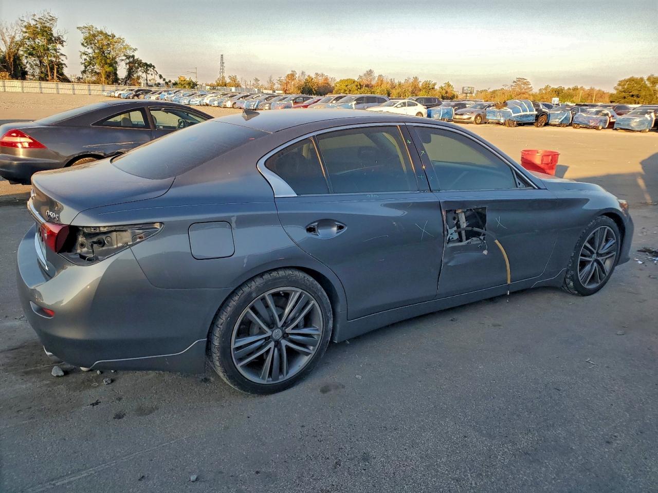 2015 INFINITI Q50 BASE photo 7