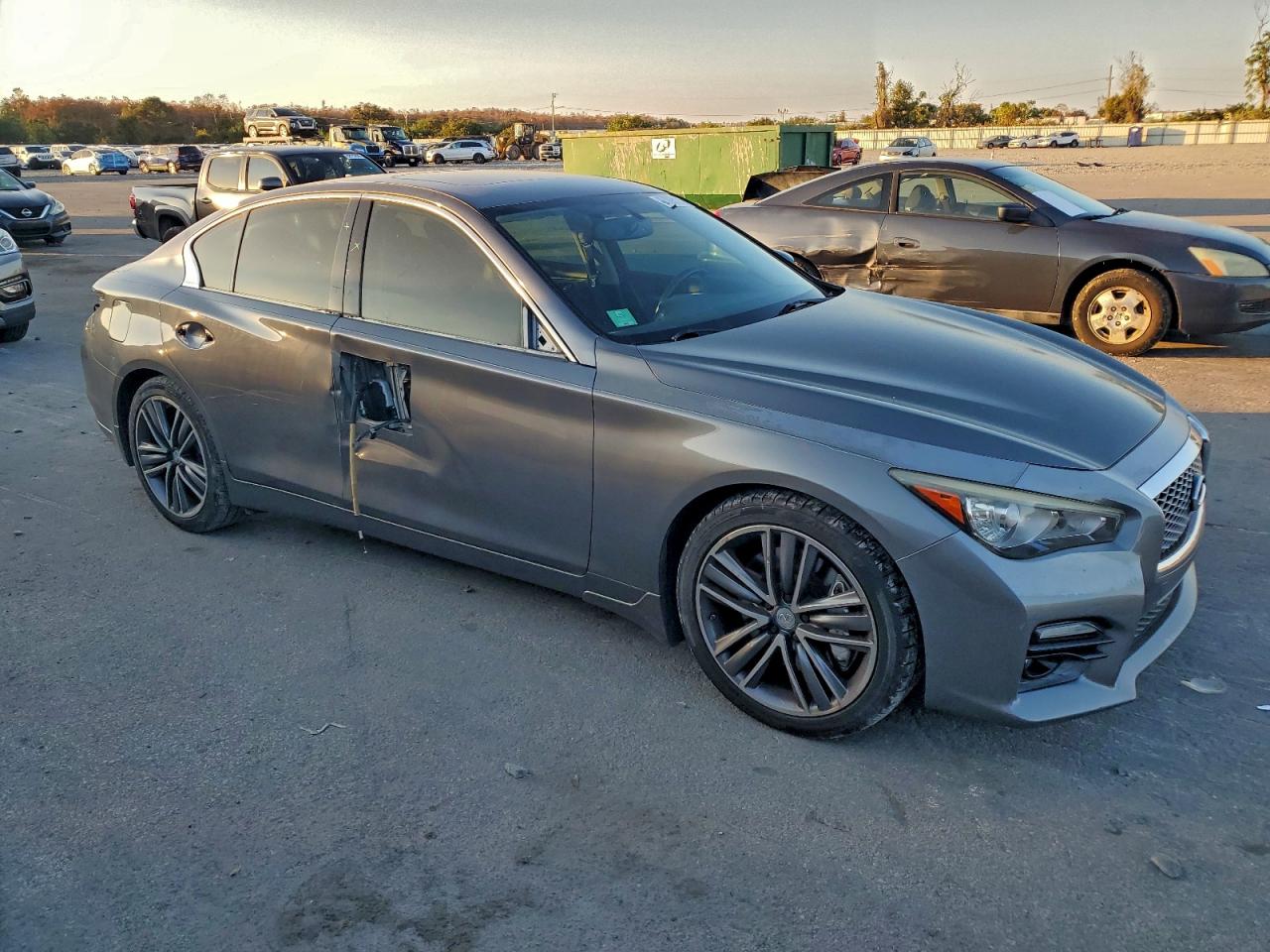 2015 INFINITI Q50 BASE photo 10
