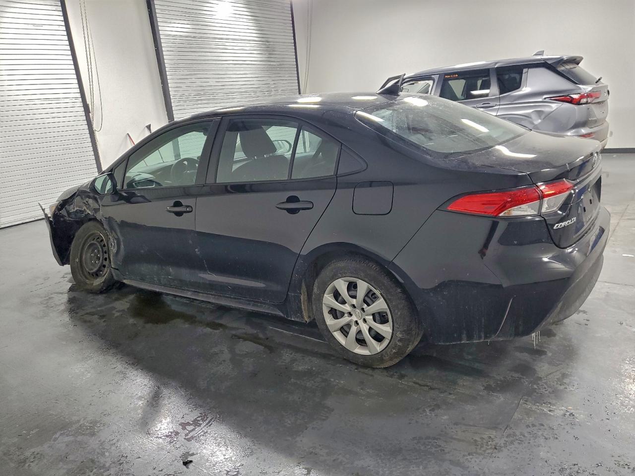 2025 TOYOTA COROLLA LE photo 4