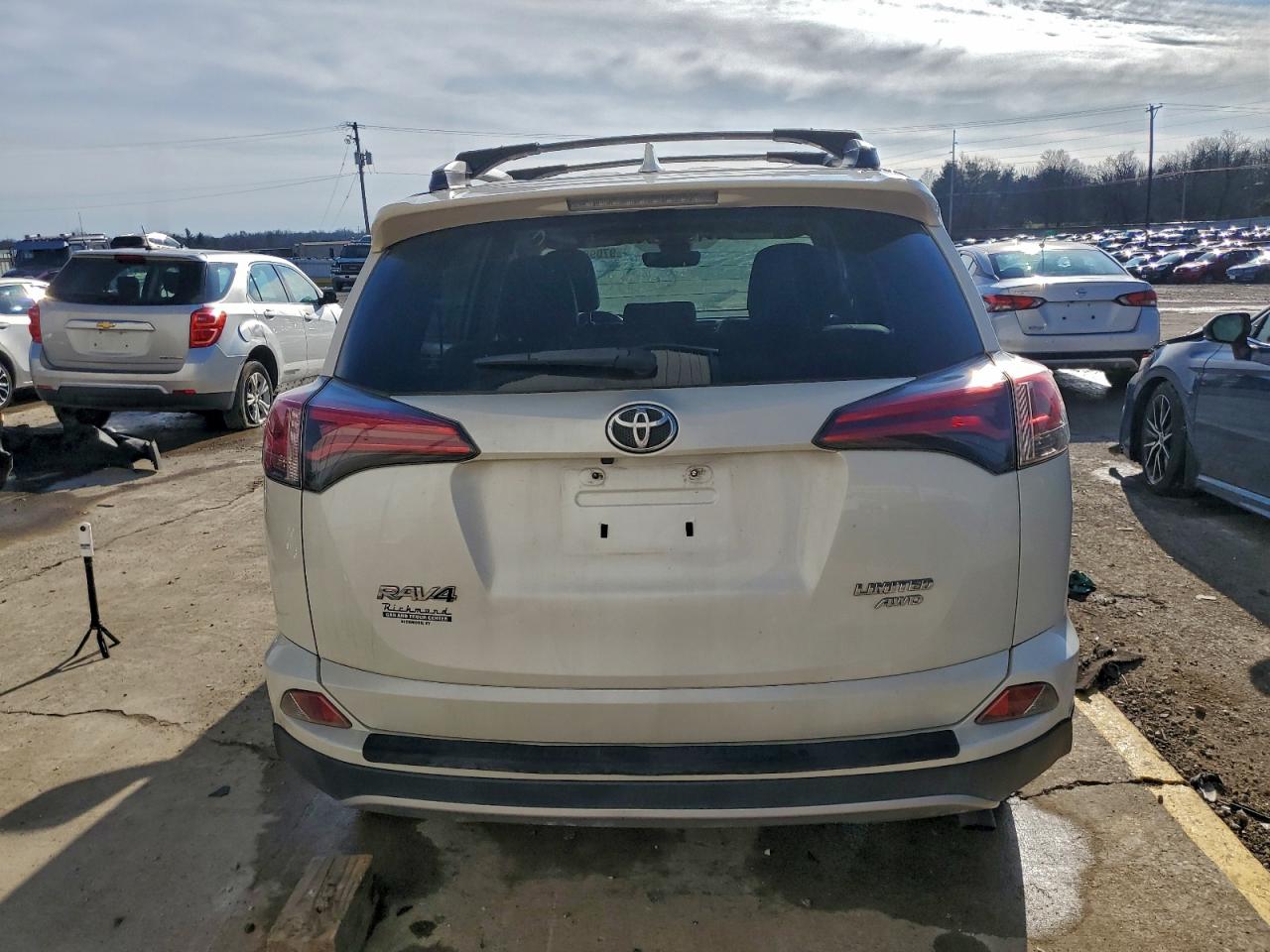 2017 TOYOTA RAV4 LIMITED photo 16