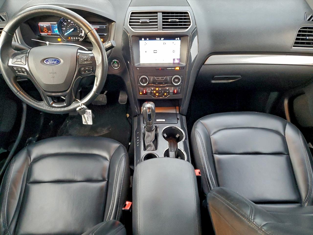 2019 FORD EXPLORER XLT photo 8