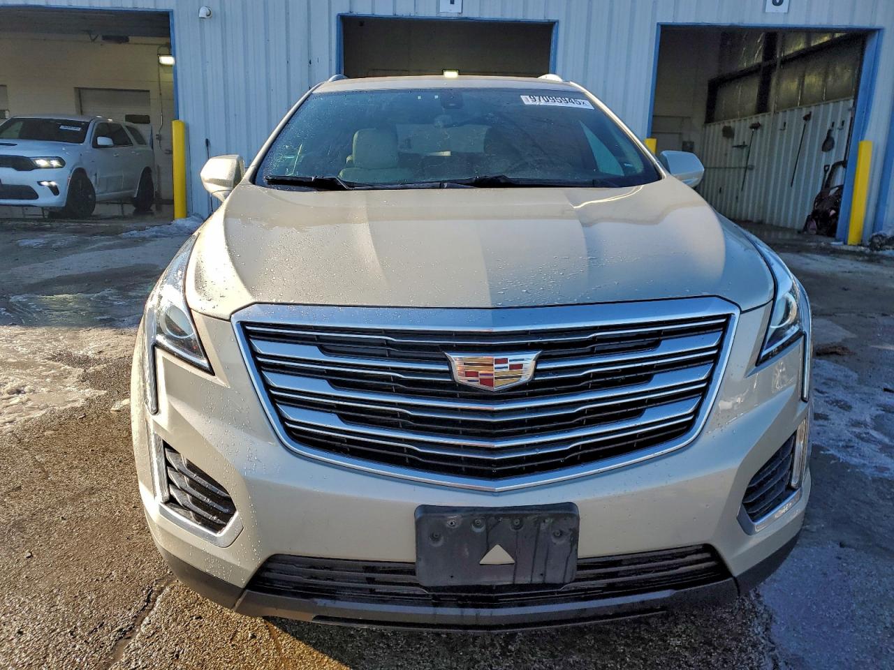 2017 CADILLAC XT5 photo 5