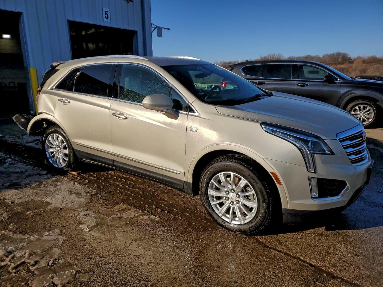 2017 CADILLAC XT5 photo 4