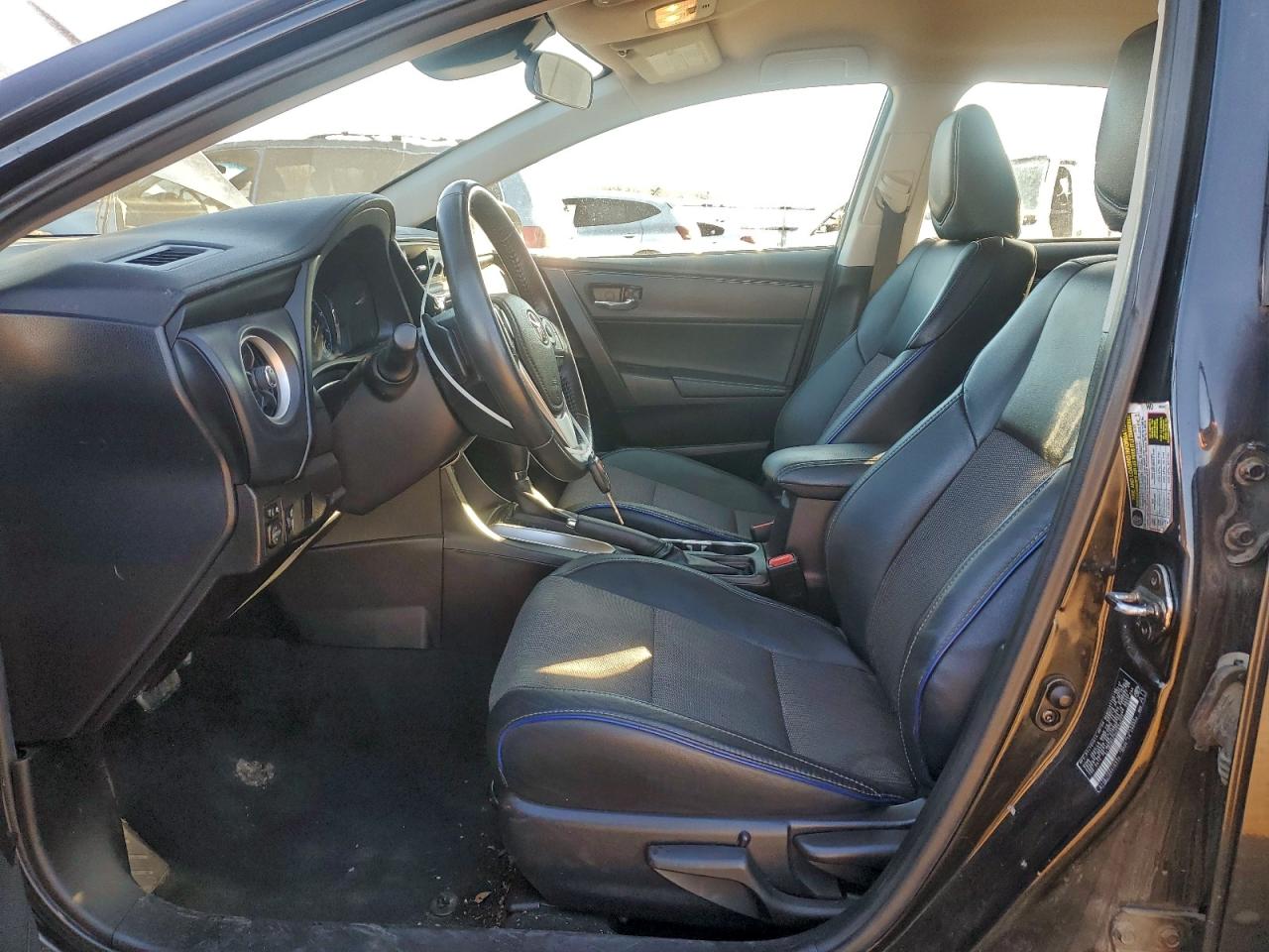 2017 TOYOTA COROLLA L photo 13